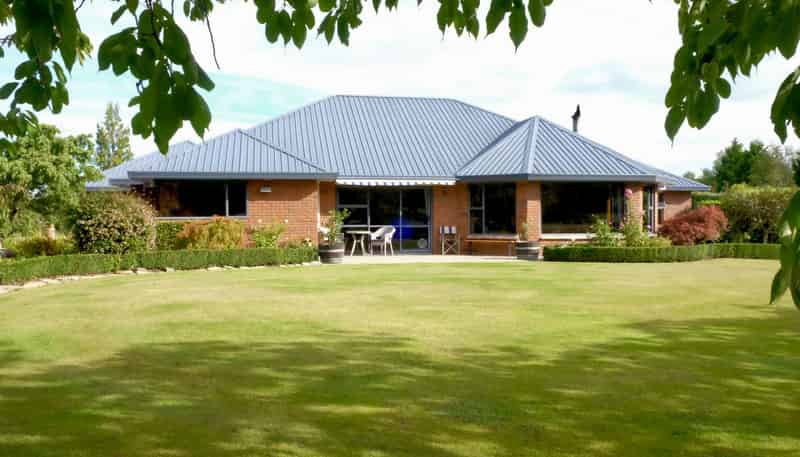 275 Homestead Road, Weston