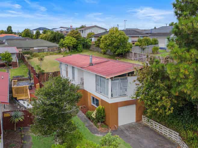 4 Hewlett Road, Massey
