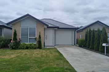 12 James Caird Lane, Wigram