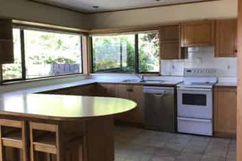 16 Huia Street, Waikanae