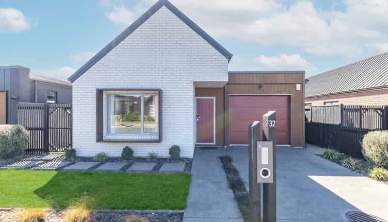 32 Earp Crescent, Chartwell