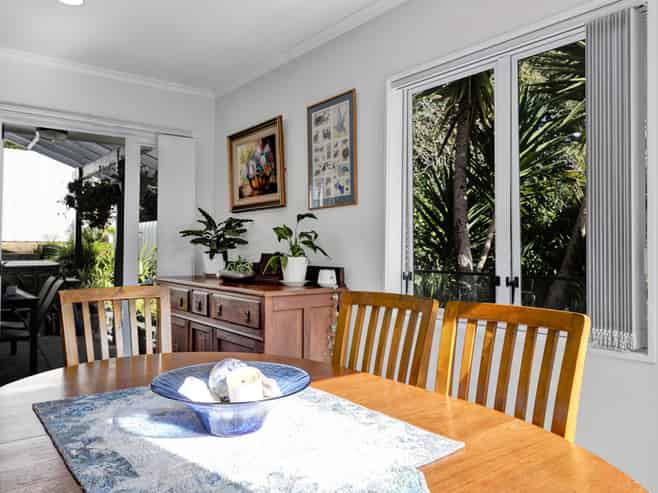 6 Mayfair Place, Westown