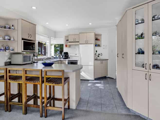 6 Mayfair Place, Westown