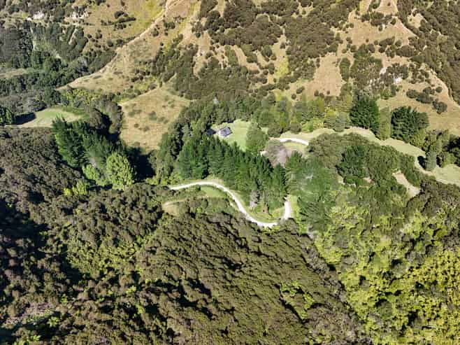 1529 Kauarapaoa Road, Brunswick