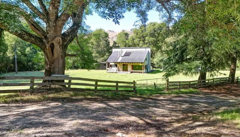 1529 Kauarapaoa Road, Brunswick