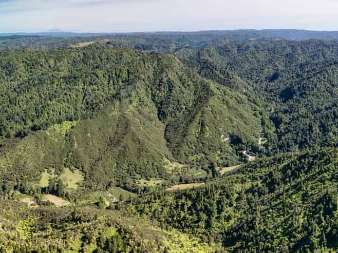 1529 Kauarapaoa Road, Brunswick