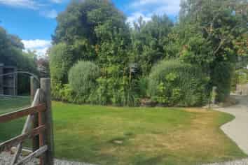 177 Alison Avenue, Albert Town