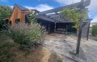 177 Alison Avenue, Albert Town