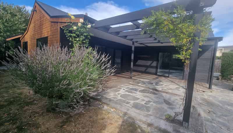 177 Alison Avenue, Albert Town