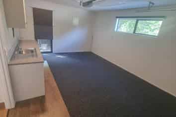 177 Alison Avenue, Albert Town