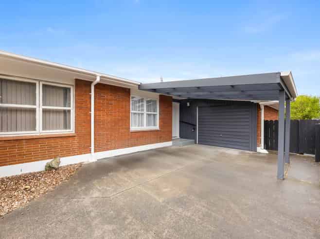 2/49 Littlejohn Street, Hillsborough