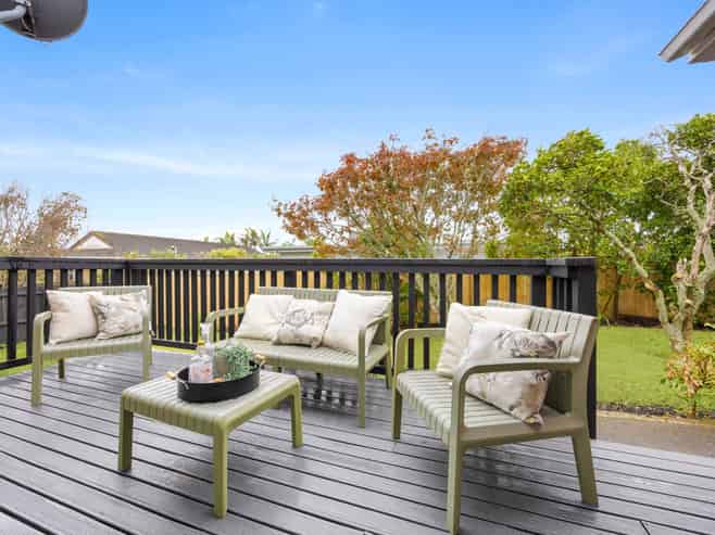 2/49 Littlejohn Street, Hillsborough