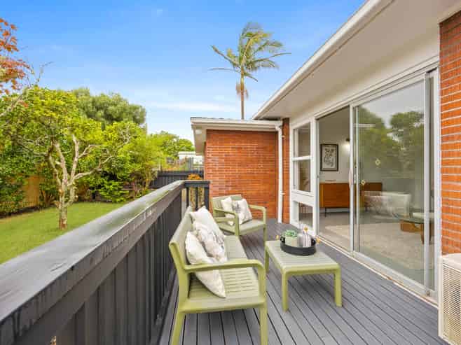 2/49 Littlejohn Street, Hillsborough