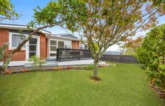 2/49 Littlejohn Street, Hillsborough