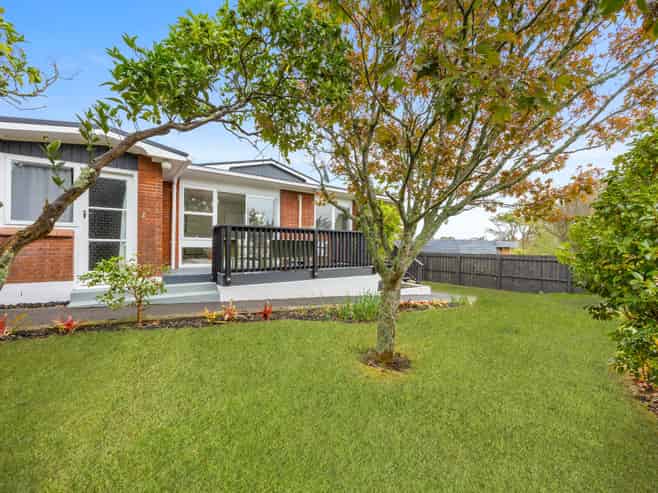 2/49 Littlejohn Street, Hillsborough