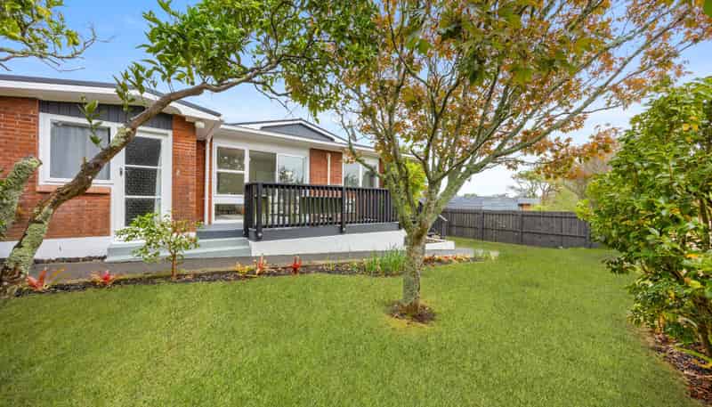 2/49 Littlejohn Street, Hillsborough