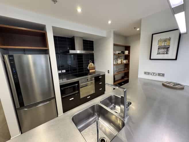 2b/82 Cable Street, Te Aro