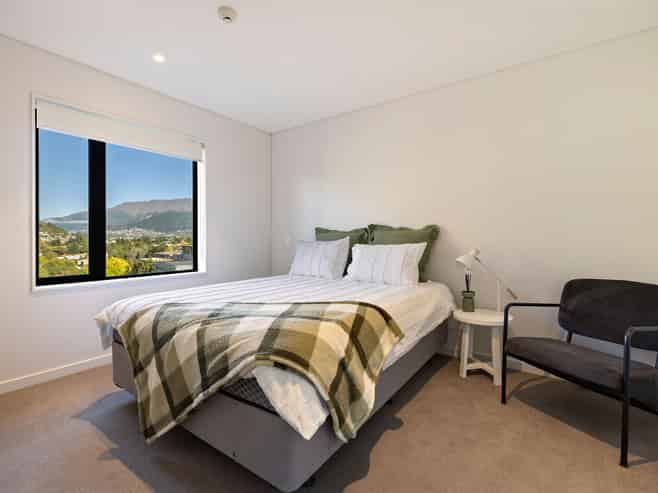 706/10 Copper Beech Avenue, Frankton