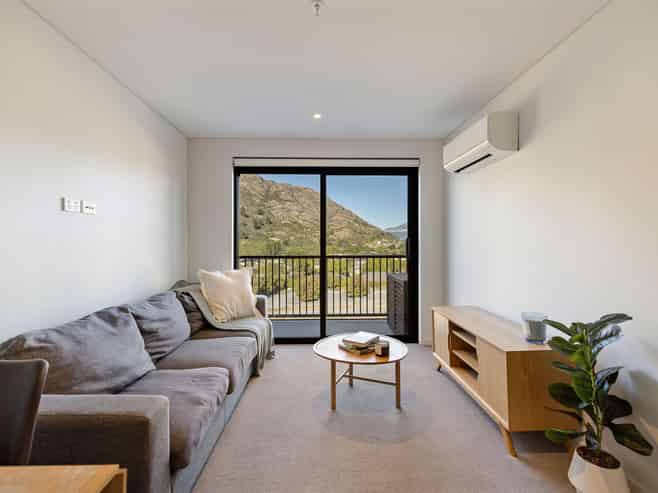 706/10 Copper Beech Avenue, Frankton