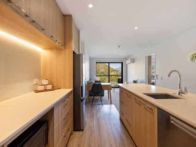 706/10 Copper Beech Avenue, Frankton