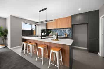 8 Earp Crescent, Chartwell