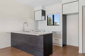 4/21 Erima Avenue, Point England