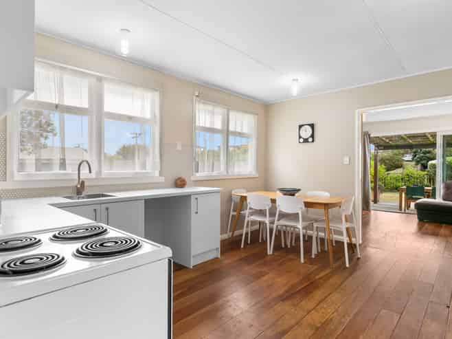 86 Rua Avenue, Waitarere Beach