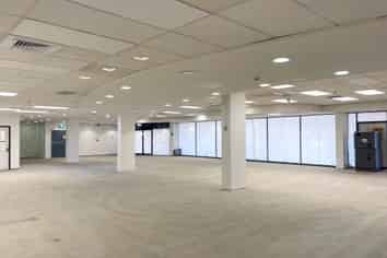 OPEN PLAN RETAIL WITH MASSIVE FRONTAGE
