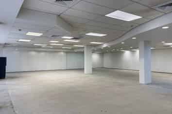 OPEN PLAN RETAIL WITH MASSIVE FRONTAGE
