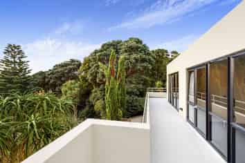 65 Nevay Road, Miramar