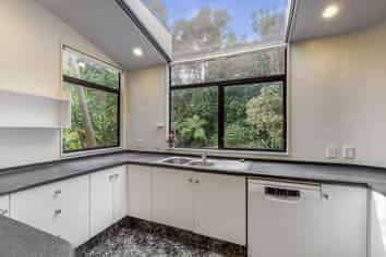 65 Nevay Road, Miramar