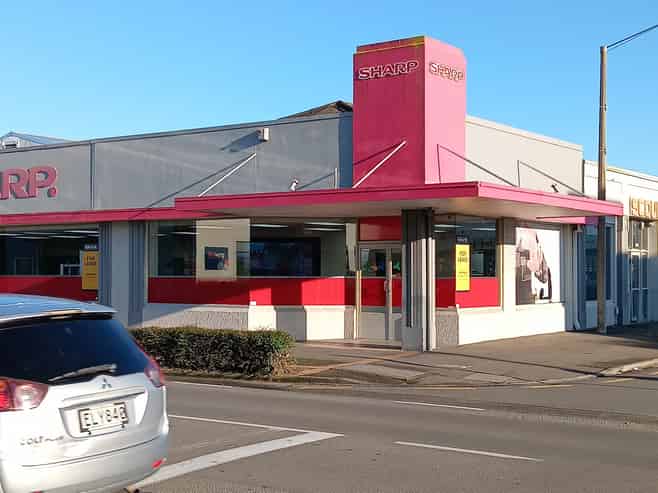 High profile 220sqm tenancy