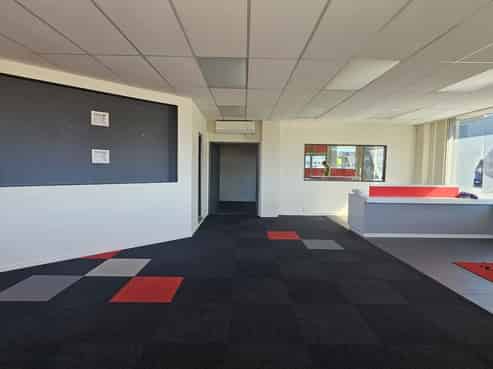 High profile 220sqm tenancy