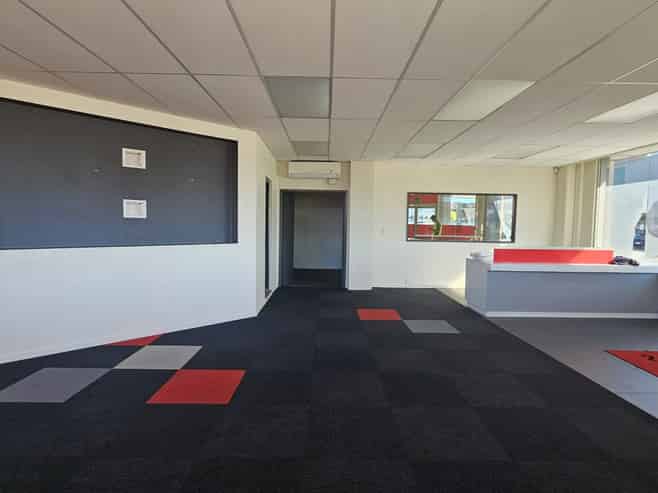 High profile 220sqm tenancy