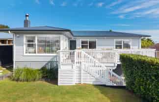 6 Japonica Drive, Beach Haven