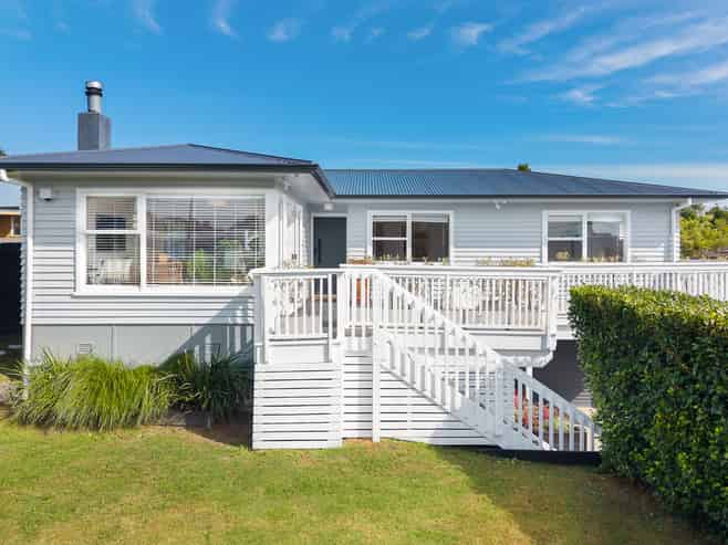 6 Japonica Drive, Beach Haven