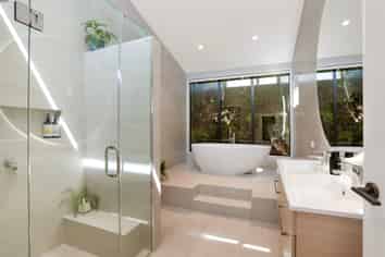 892 West Coast Road, Waiatarua