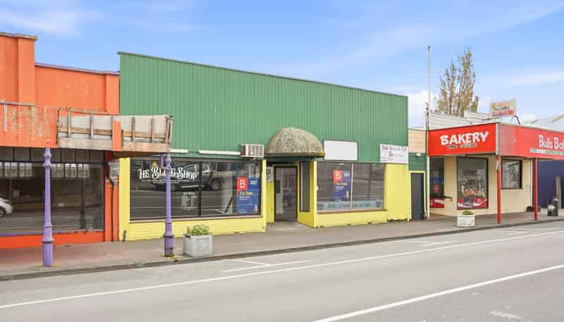 90 High Street, Bulls