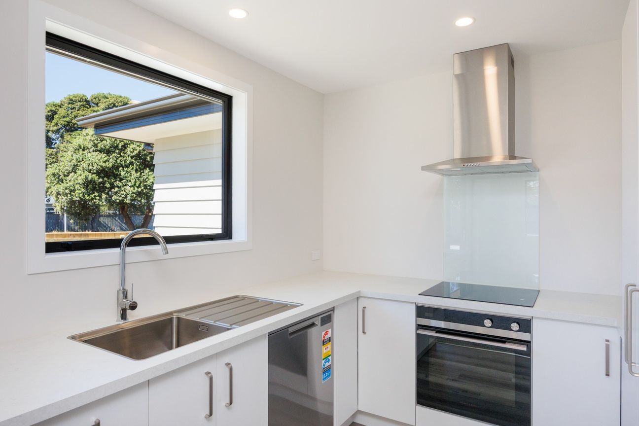 MODERN LIVING WITH ROOM TO ADD VALUE - Meer