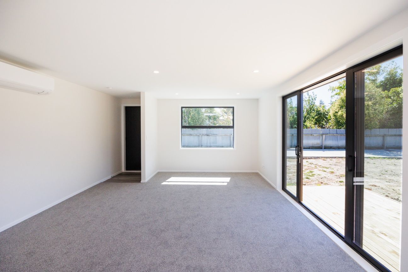 MODERN LIVING WITH ROOM TO ADD VALUE - Aanzicht 3