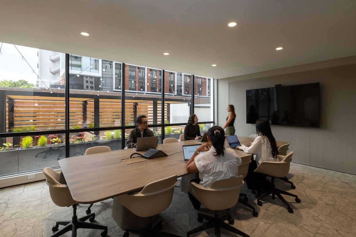 CBRE - Mosaic, Midtown’s Newest Workspace - Mehr