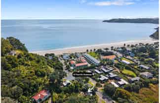 8 Fourth Avenue, Onetangi