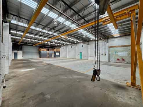 Warehouse with yard and gantry crane