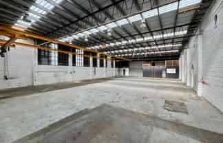 Warehouse with yard and gantry crane