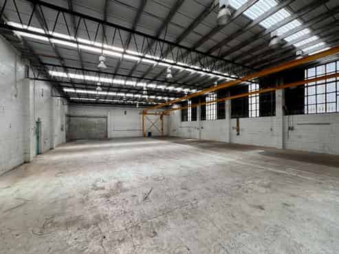 Warehouse with yard and gantry crane