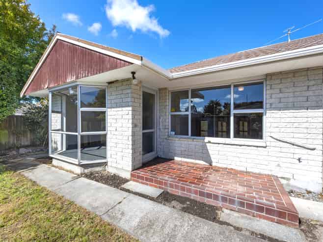 2/3 Hythe Lane, Saint Martins