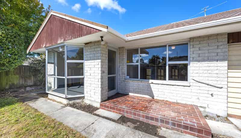 2/3 Hythe Lane, Saint Martins