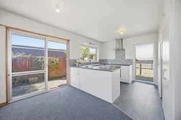 2/3 Hythe Lane, Saint Martins