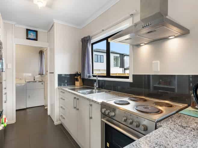 4 Mckean Avenue, Manurewa