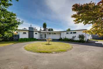 509A Frederick Street West, Mahora